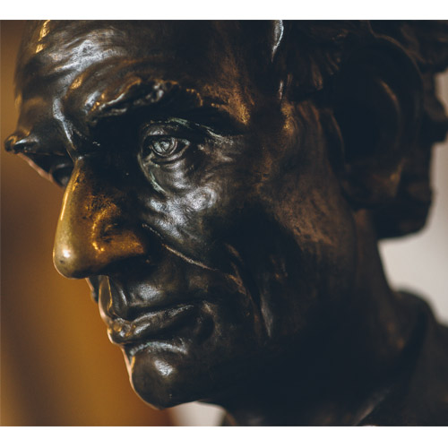 Statue of Lincoln's face